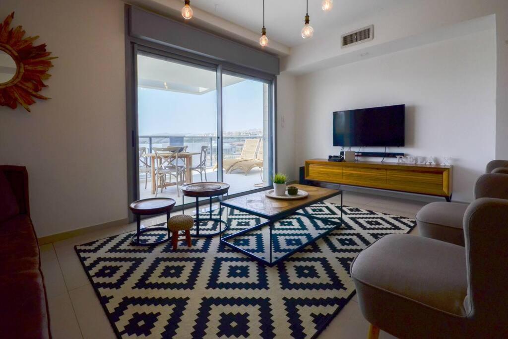 Fun In The Sun Luxury Apartment Eilat