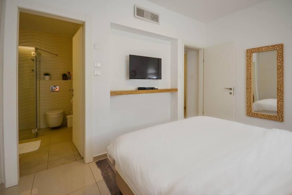 Fun In The Sun Luxury Apartment Eilat