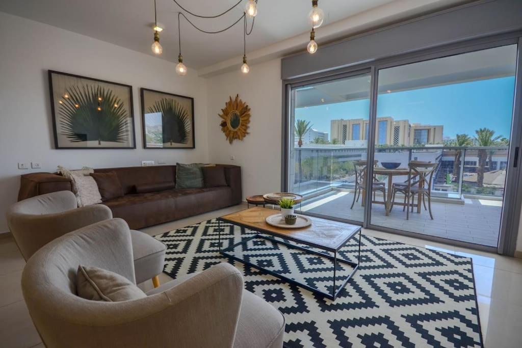 Fun In The Sun Luxury Apartment